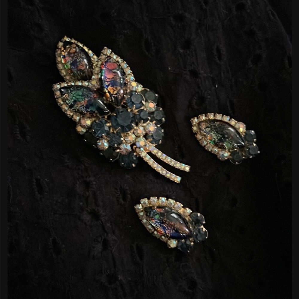 Elegant antique Multicolor Foil Glass Brooch and Earring Set